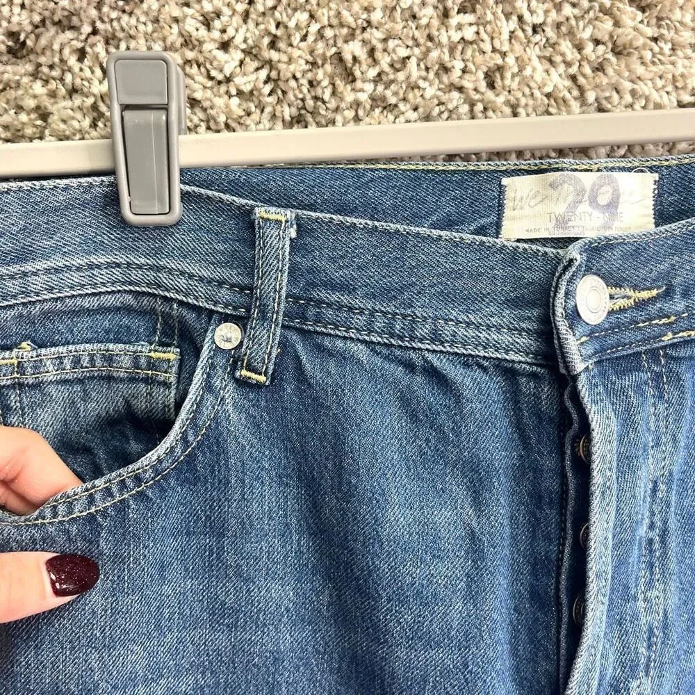 We The Free Jeans Women’s 29 Maggie Mid-Rise Straight-Leg‎ Button Fly Distressed